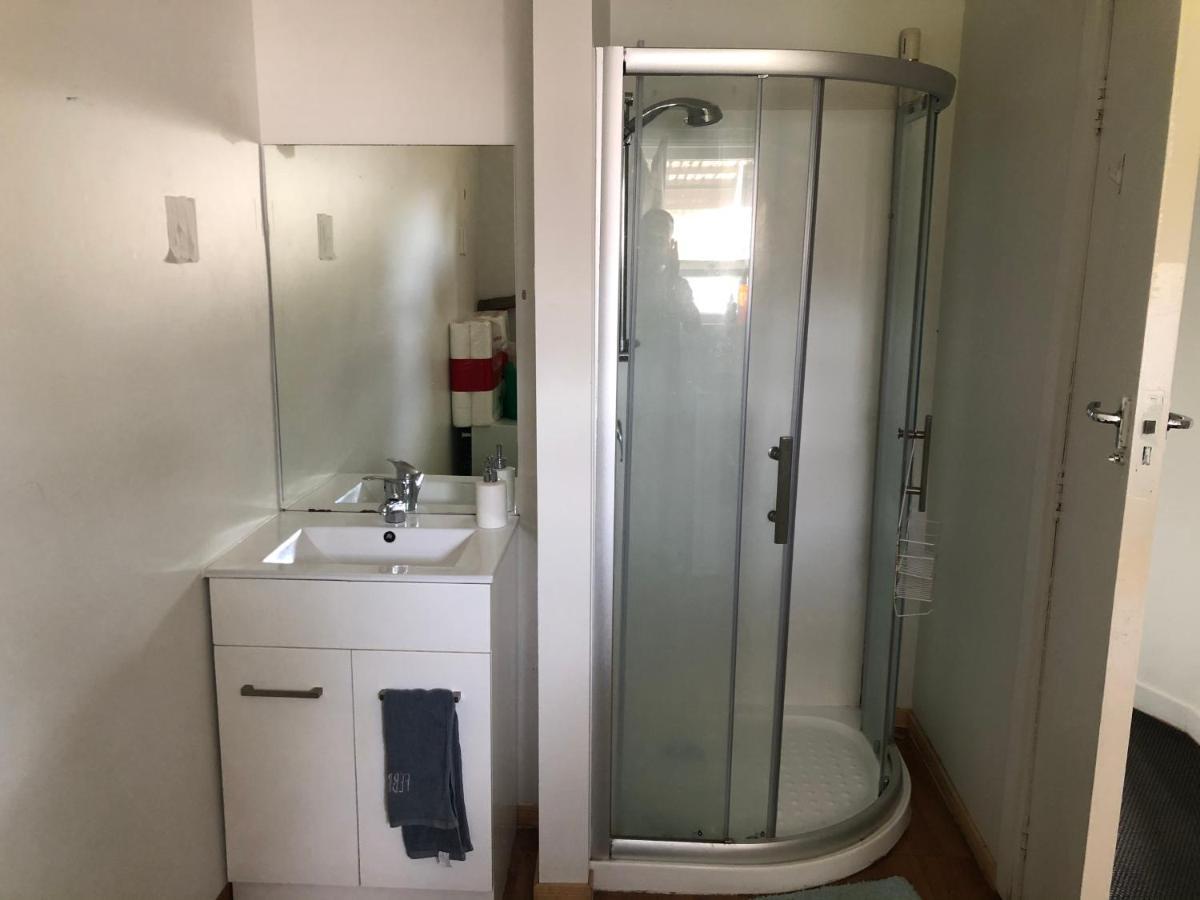 Single Room #1 Or #3 - Homestay Family Home - No Breakfast Хамилтън Екстериор снимка